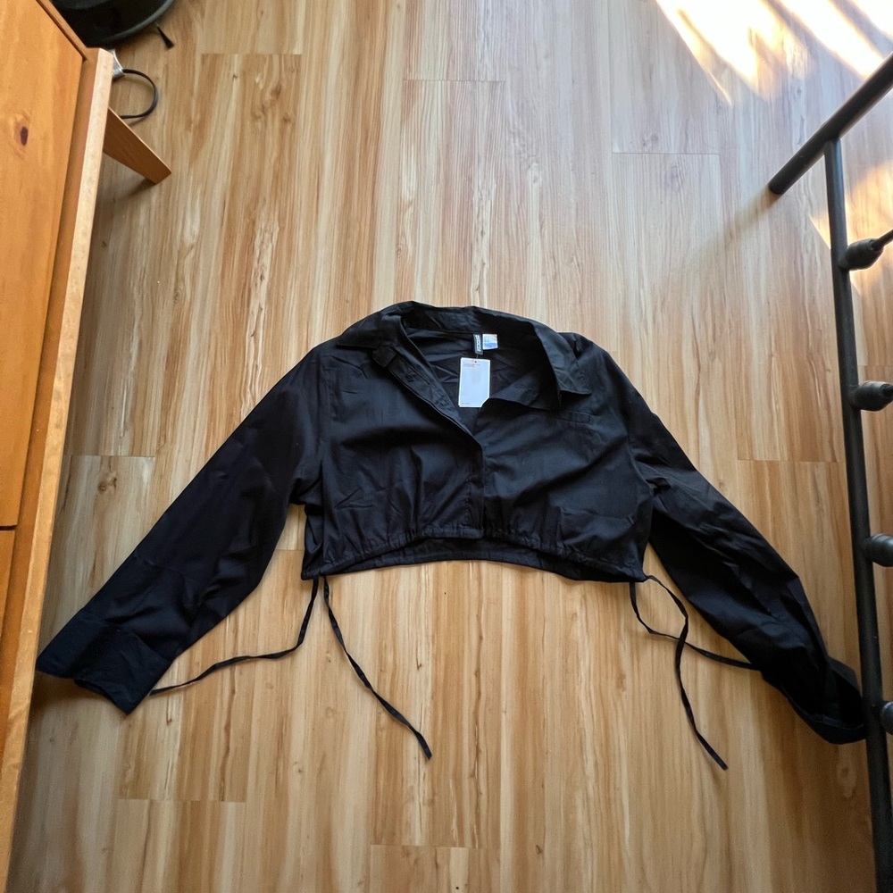 Black Cropped Top